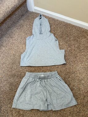 NWOT - Rivir - Gray  Sleeveless Hoodie Crop Top and Shorts Set - Woman's Small
